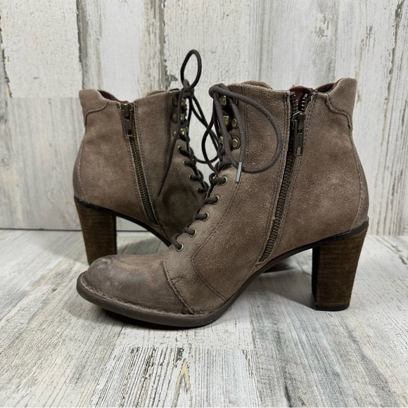 Born Taupe Tan Suede Lace-Up Ankle Boots with Block Heel #569 - Picture 11 of 12